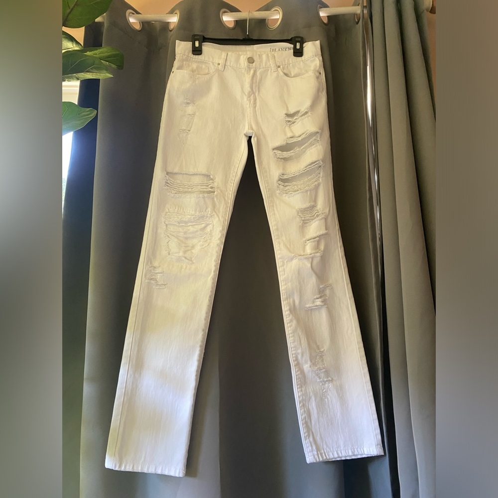 BLANK NYC MID RISE WHITE DISTRESSED JEANS